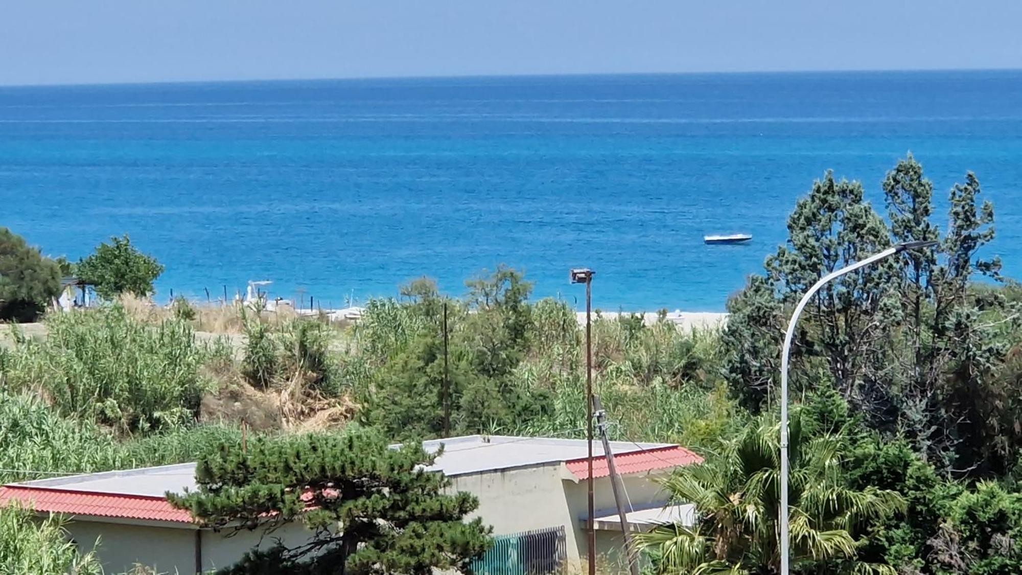 Apartamento Nina'S House 4 A 300 Mt Dal Mare Santa Caterina Dello Ionio Marina Exterior foto